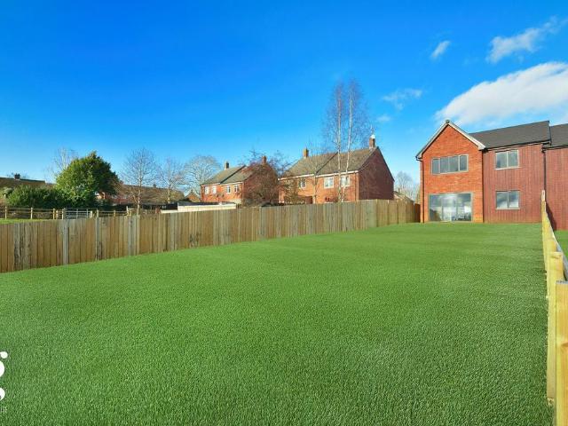 House for sale in Bromsberrow Heath, Gloucestershire