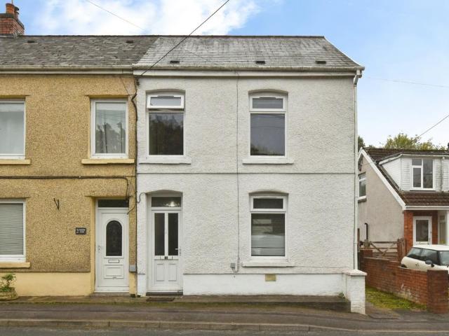House for sale in Llandybie, Tycroes