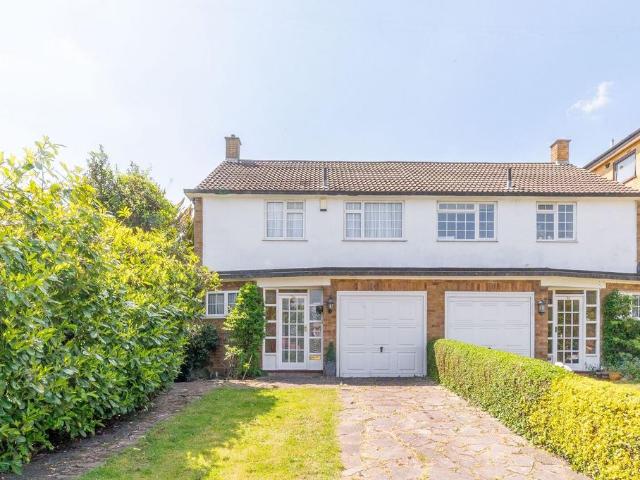 House for sale in London Borough of Lewisham, Lower Sydenham