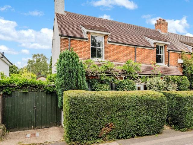 House for sale in Red Hill, Surrey