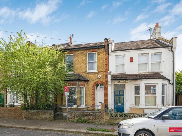 House for sale in Muswell Hill, Greater London