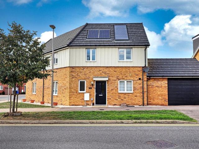 House for sale in Tilbury, Essex