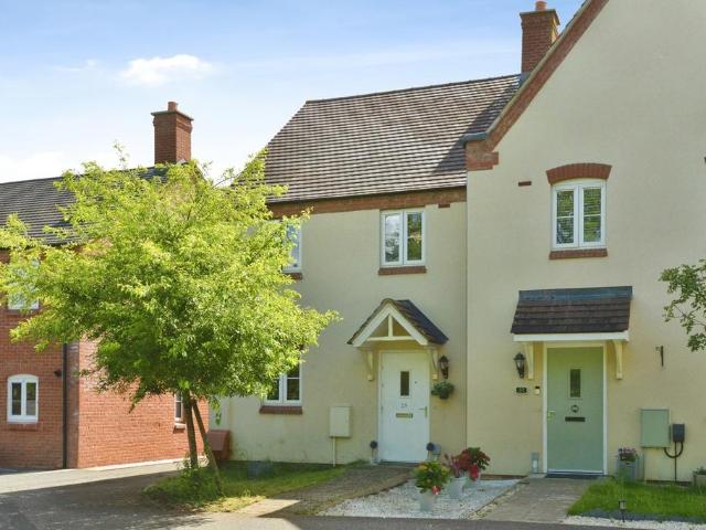 House for sale in Old Stratford, Northamptonshire