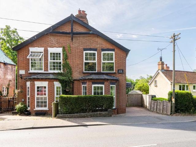 House for sale in Stokesby, Norfolk
