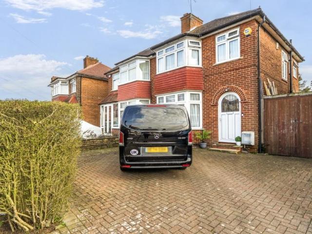 House for sale in Kingsbury, Greater London