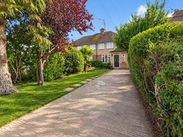 House for sale in Southcott, Linslade