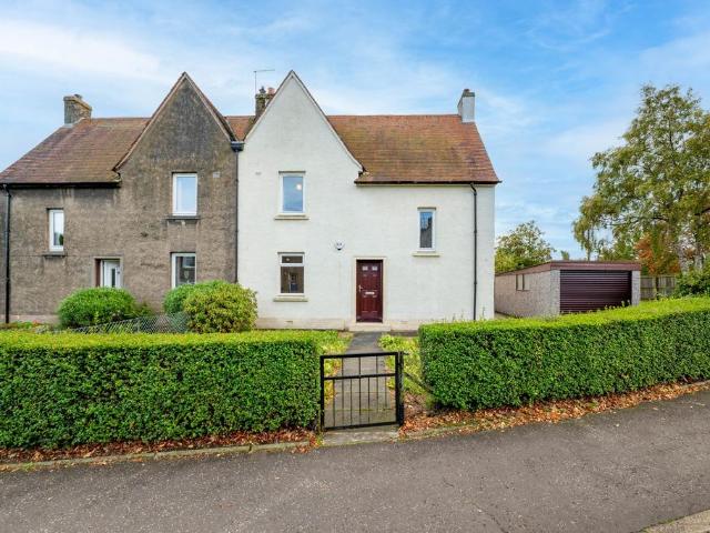 House for sale in Uphall, West Lothian