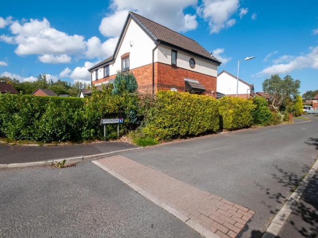 House for sale in Ringley, Lee Bank