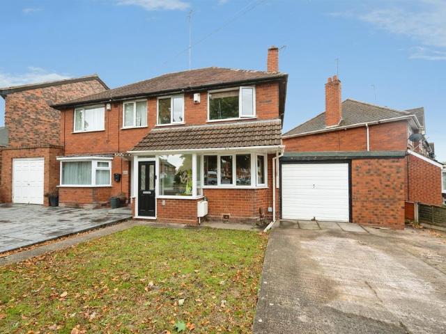 House for sale in Perry Beeches, Birmingham