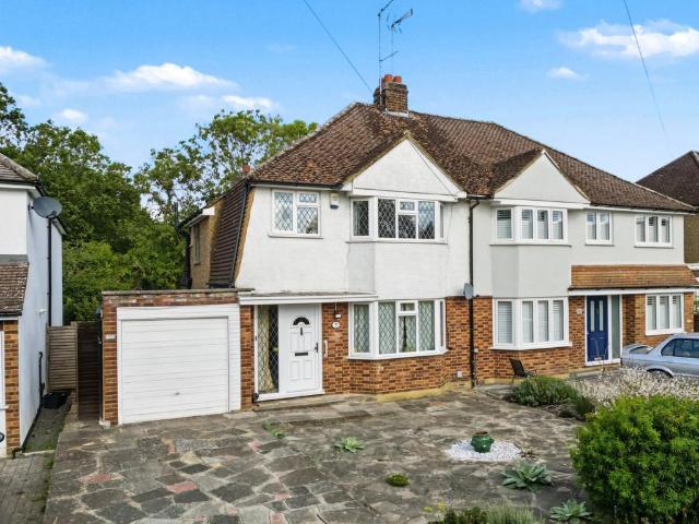 House for sale in Brookmans Park, Welwyn Hatfield