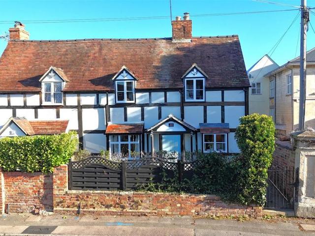House for sale in Hucclecote, Gloucester