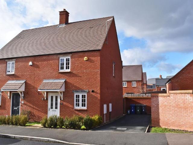 House for sale in Roade, West Northamptonshire