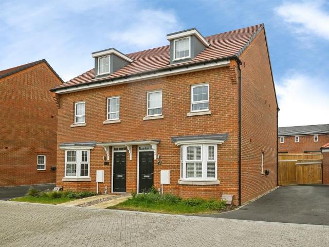 House for sale in Oad Street, Kent