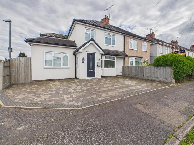 House for sale in Bedworth Heath, Camp Hill