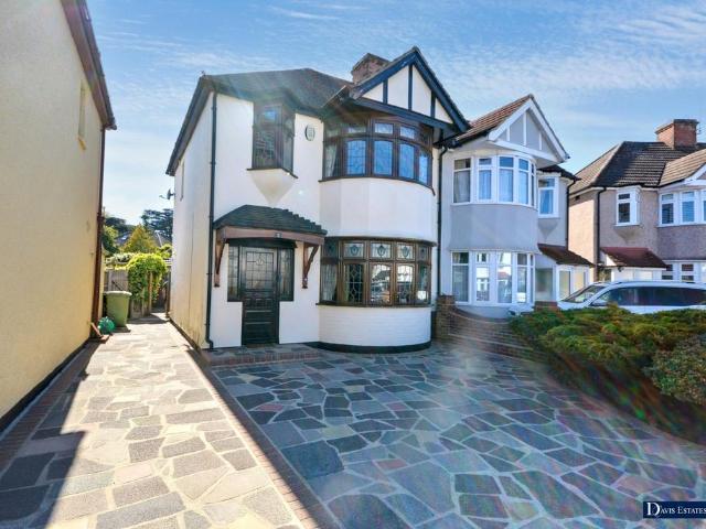 House for sale in Gidea Park, Greater London