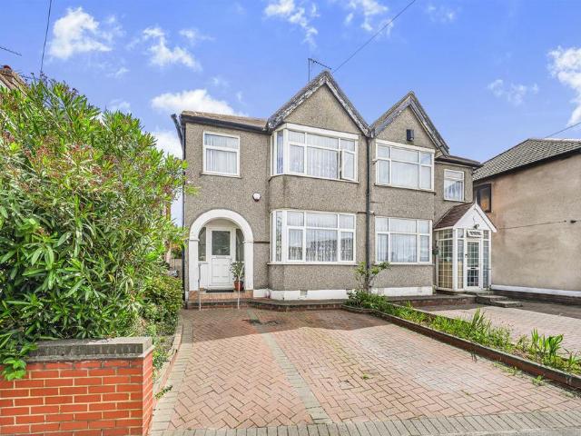 House for sale in South Chingford, Greater London