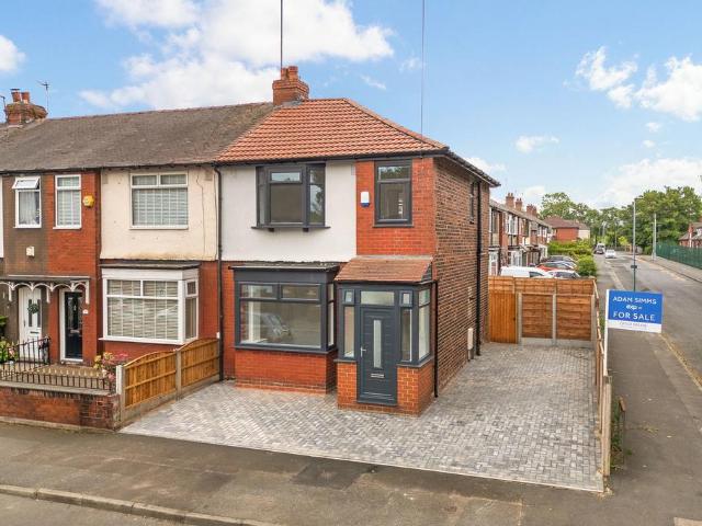 House for sale in Guide Bridge, Greenheys