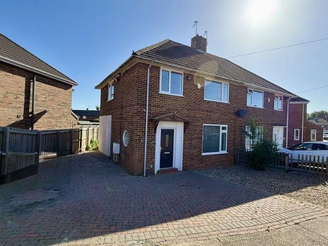 House for sale in Ermine West, Brayford