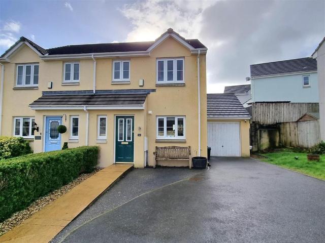 House for sale in Weir Quay, Devon