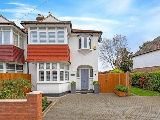 House for sale in Hampton Hill, Greater London