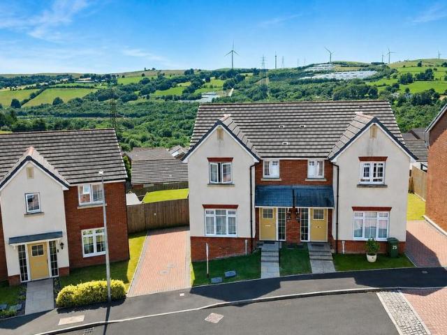House for sale in Tonyrefail, Coedely