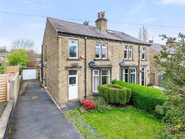 House for sale in Dalton, Almondbury