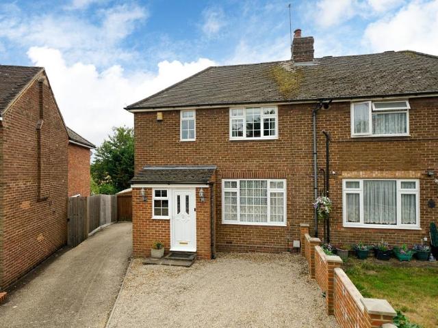 House for sale in Caddington, Bedfordshire