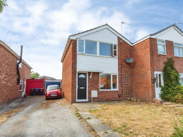House for sale in Elton