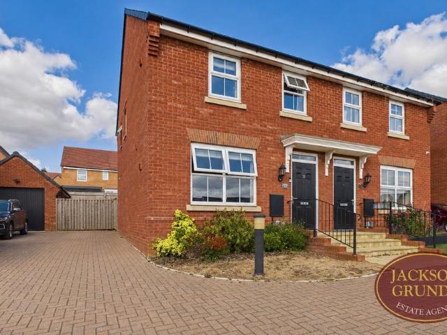 House for sale in Moulton