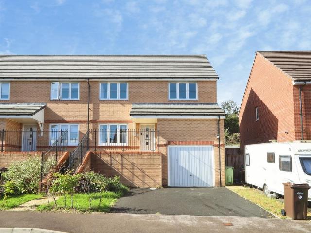 House for sale in Hendredenny, Abertridwr