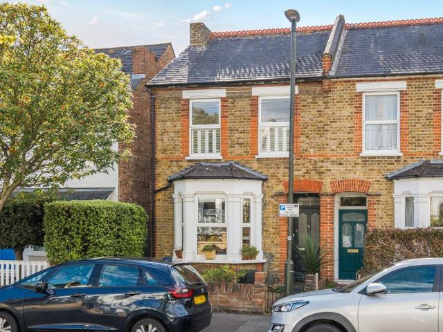 House for sale in London Borough of Merton, Raynes Park