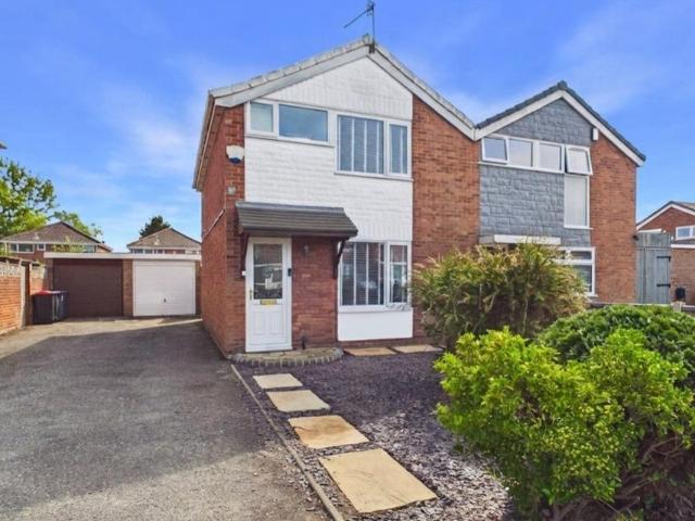 House for sale in Elton