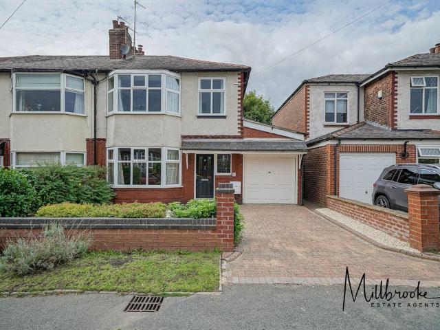 House for sale in Roe Green, Salford