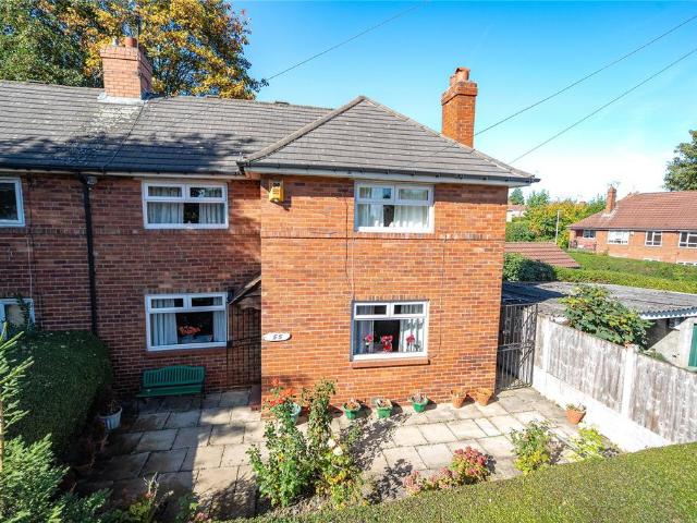 House for sale in Hollin Park, Leeds