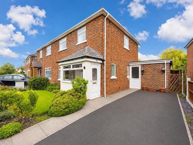 House for sale in Roby Mill, Lancashire