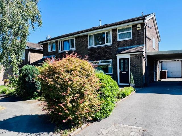 House for sale in Charlesworth, East Midlands