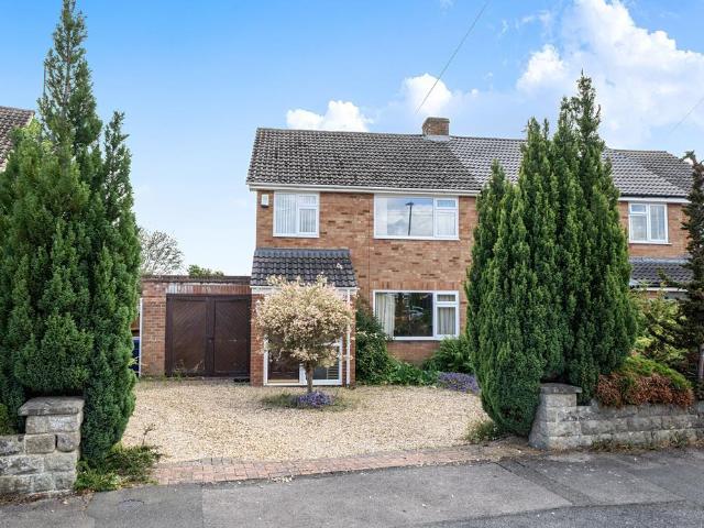 House for sale in Bishop's Cleeve, Tewkesbury