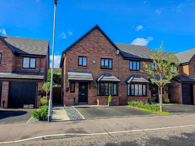 House for sale in Woodhill, Bury