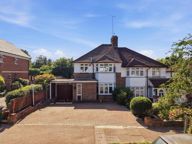 House for sale in Mill Hill, Greater London