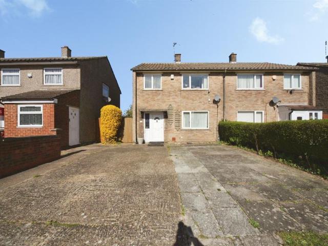 House for sale in Lewsey Farm, Luton