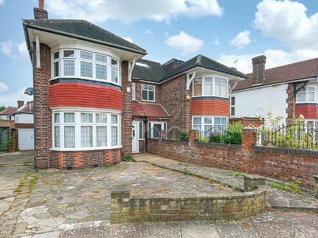 House for sale in Brondesbury, Greater London