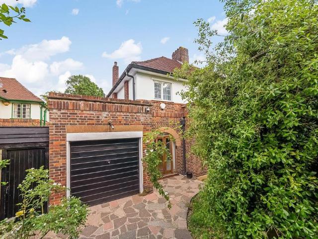 House for sale in London Borough of Croydon, Upper Norwood