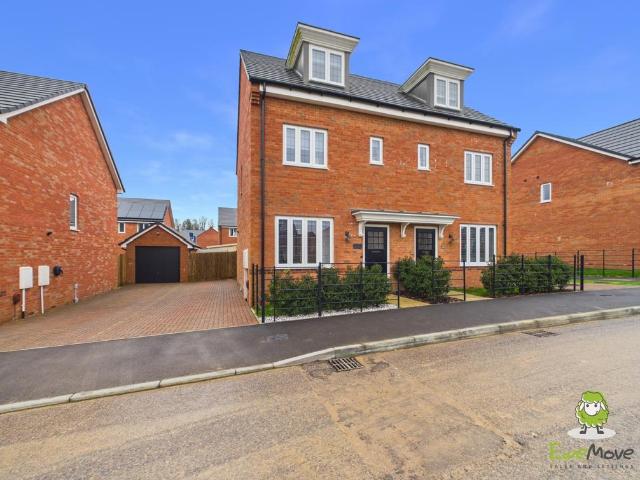 House for sale in Hounsome Fields, Priest Down