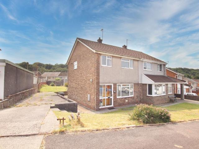 House for sale in Tonyrefail, Coedely