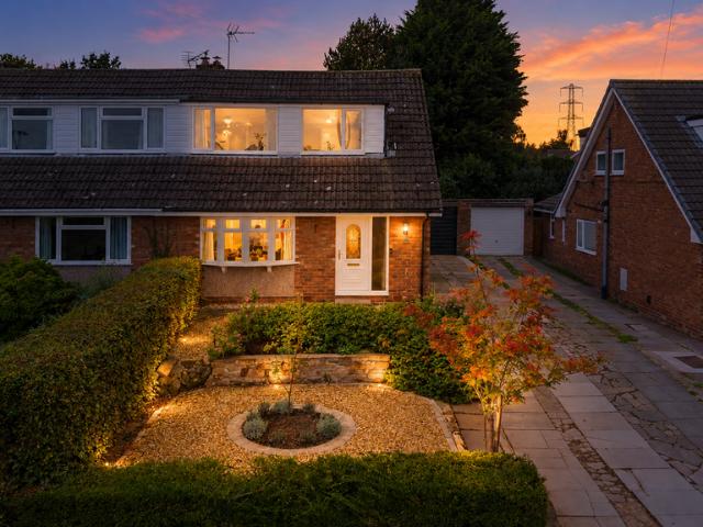 House for sale in Kingsley, Cheshire West and Chester