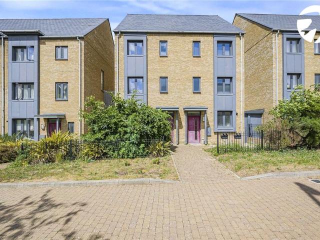 House for sale in Castle Hill, Monks Orchard