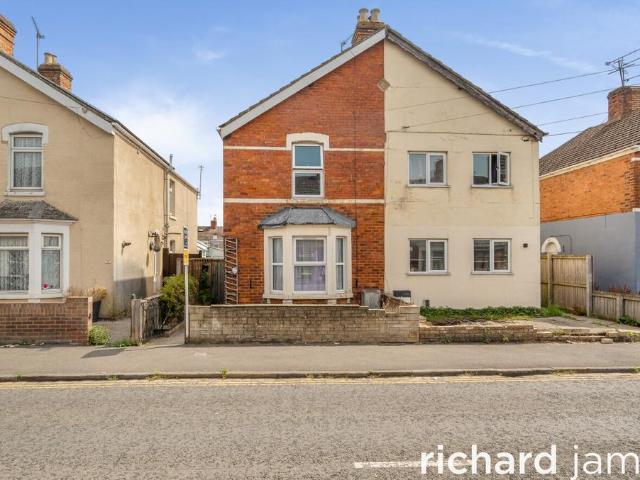 House for sale in Ferndale, Rodbourne