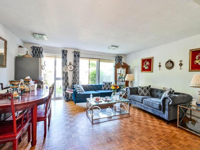 House for sale in New Malden, Greater London