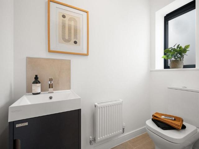 House for sale in Broughton and Old Dalby, Brentingby