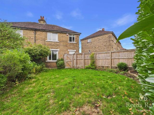 House for sale in Huddersfield, West Yorkshire